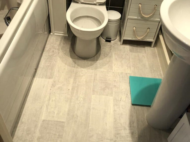 Coushion floor installed in bathroom