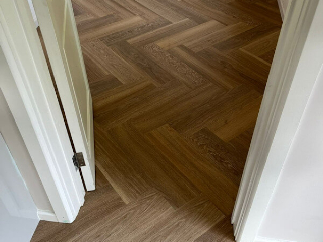 Karndean Van Gogh Golden Brushed Fitted